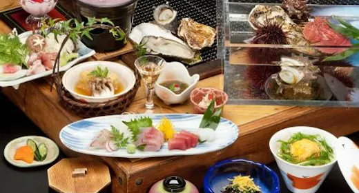 【夕食評価 九州No.1】車海老・さざえ・岩牡蠣など新鮮な魚介類を職人が目の前で焼く「磯あそび会席」