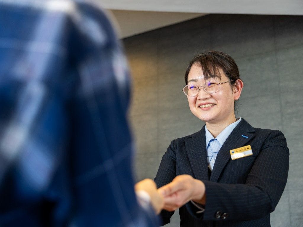 明るい笑顔でお客様をお出迎え♪