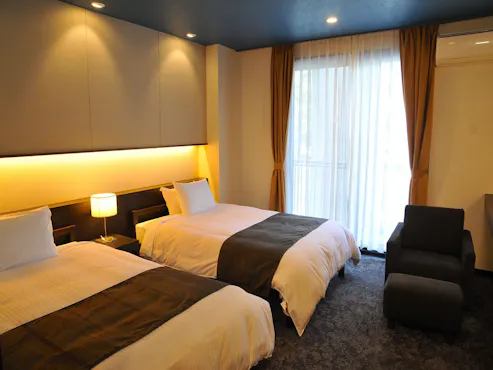 Bilik yang diperbaharui di Bangunan Utara (bilik gaya Barat)