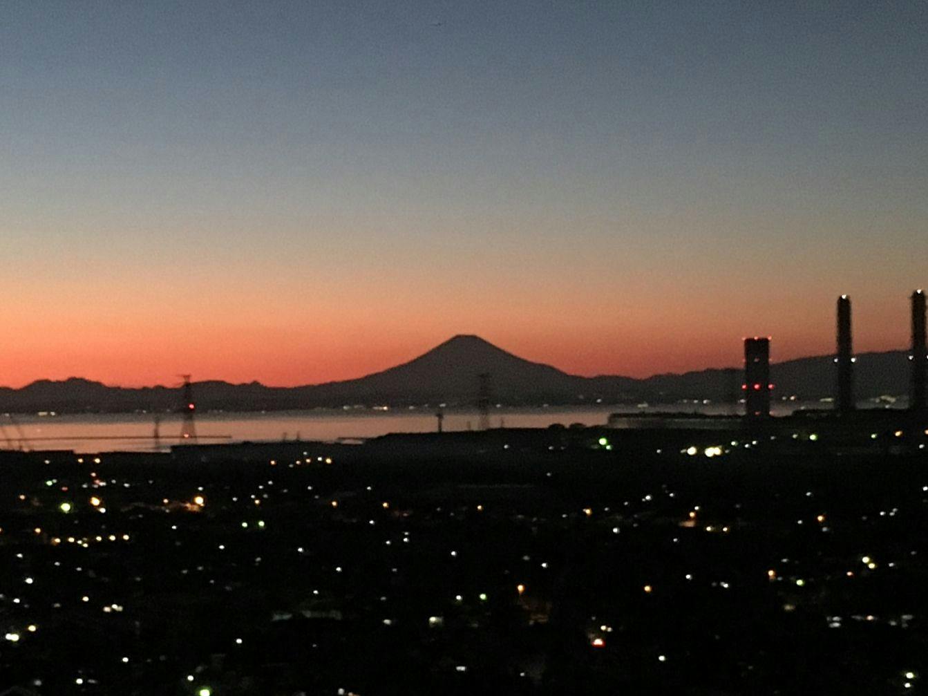 หากอากาศดี คุณยังสามารถมองเห็นภูเขาไฟฟูจิได้