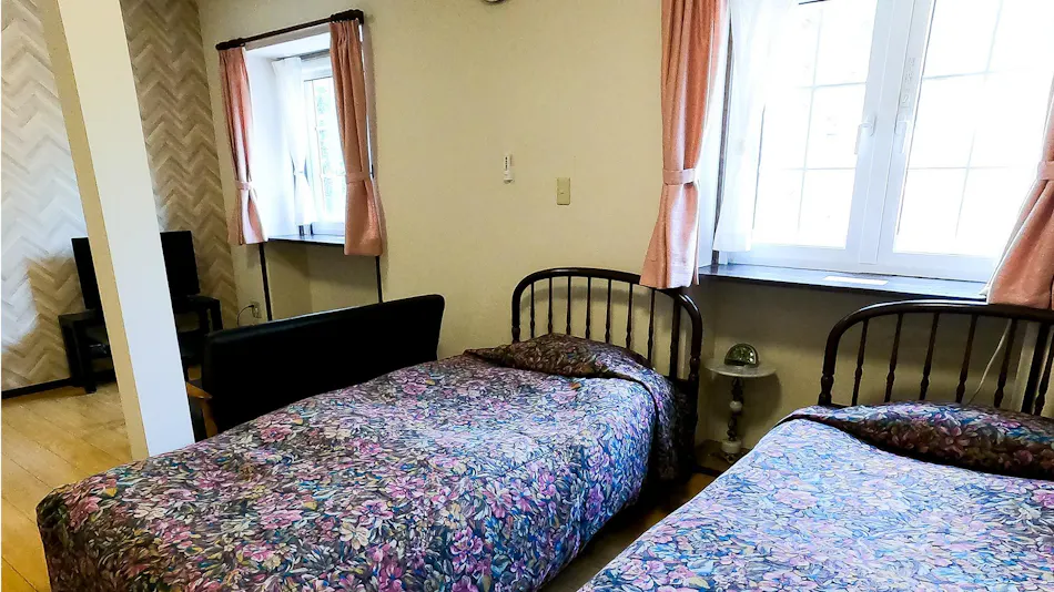 Hotel de Miroir
