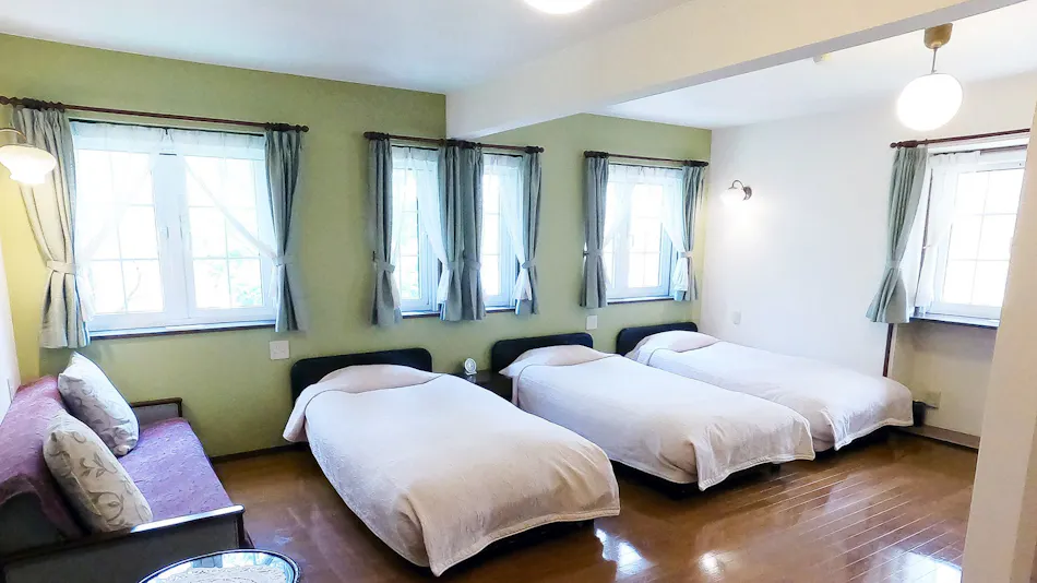 Hotel de Miroir