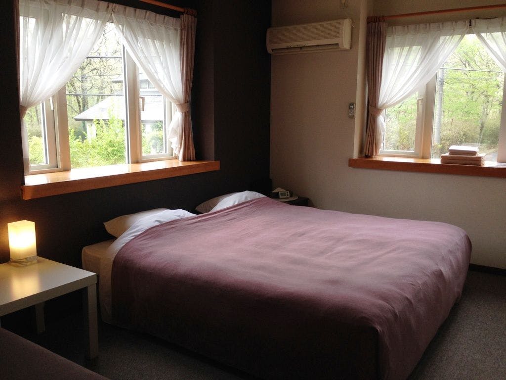 洋室 ツインルーム 洗面 ウォシュレット付 朝食付 ゆっくりチェックインokで24h貸切温泉でのんびりと 特典付き プラン ペンション散歩道 一休 Comキラリト