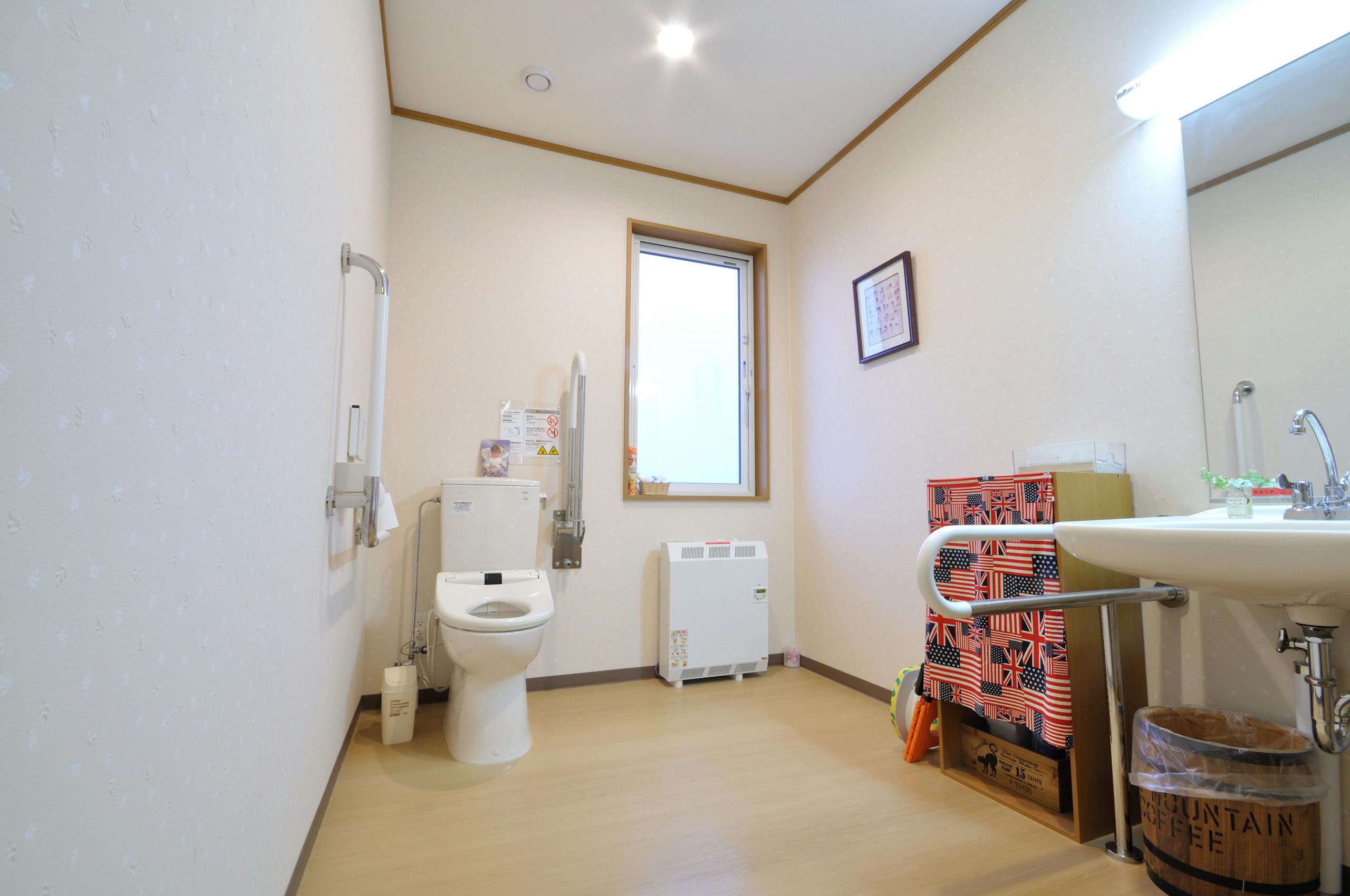 摩周湖【ペンションぽらりす】共用トイレもバリアフリー
