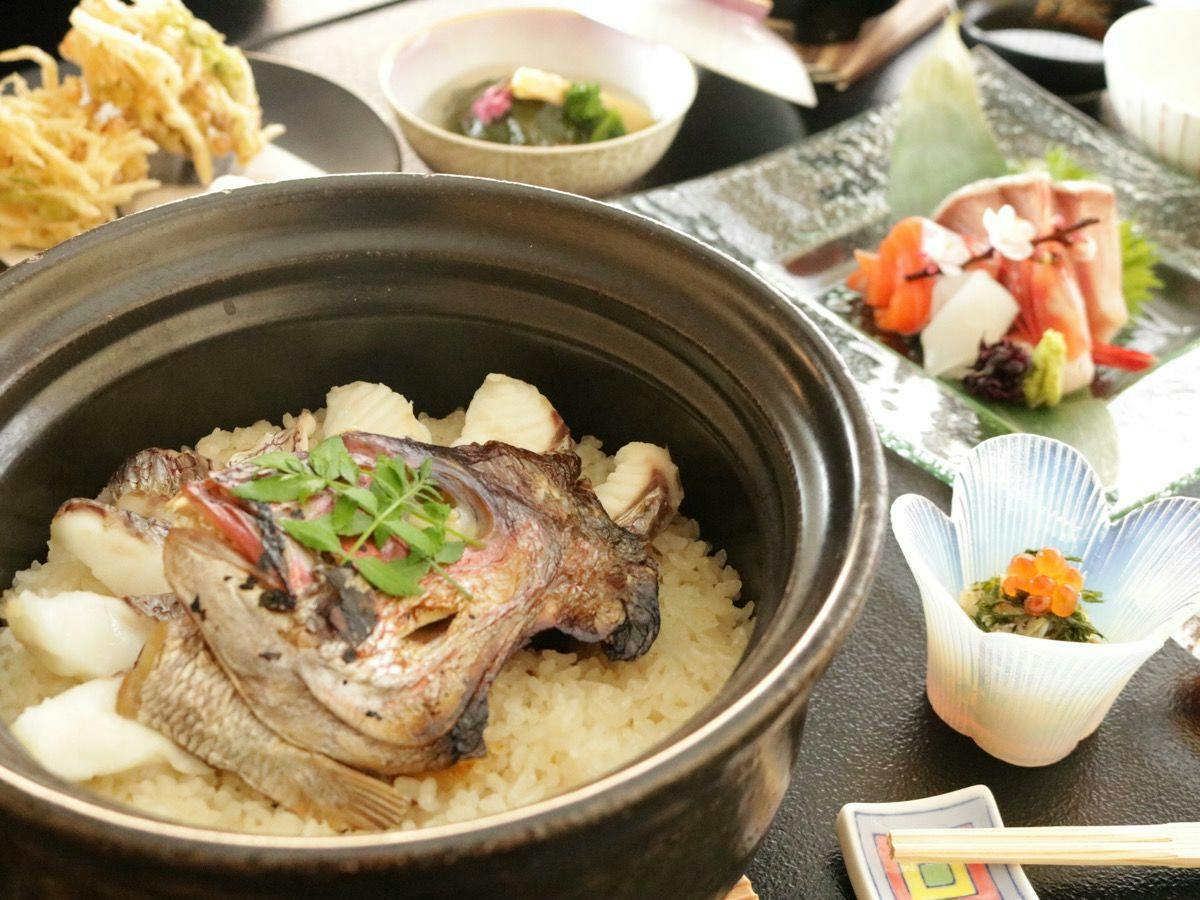 【直前割｜スタンダード会席】お得に味わう：季節の土鍋漁師飯＆地魚刺身を絶景オーシャンビューで