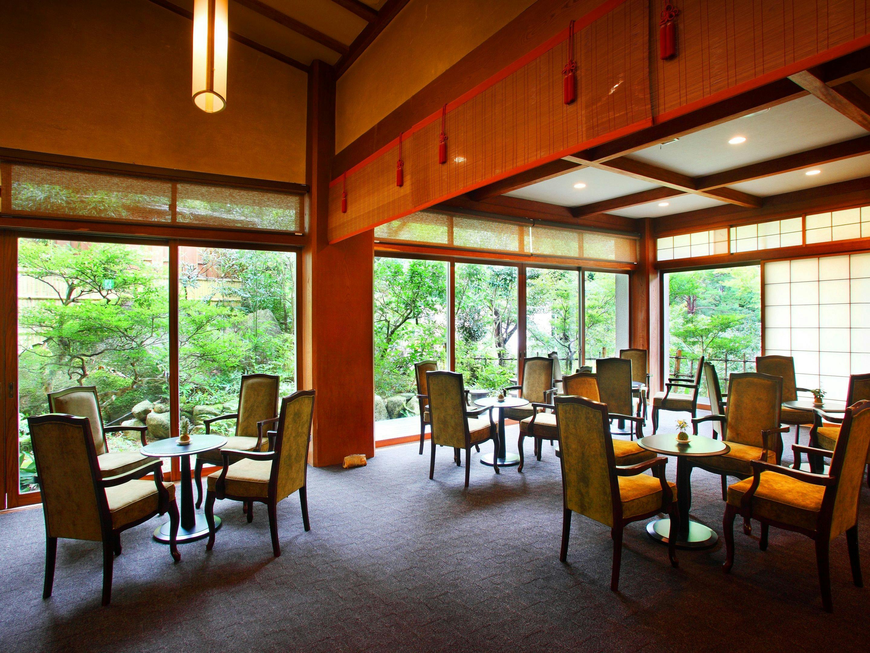 フロント前ロビー