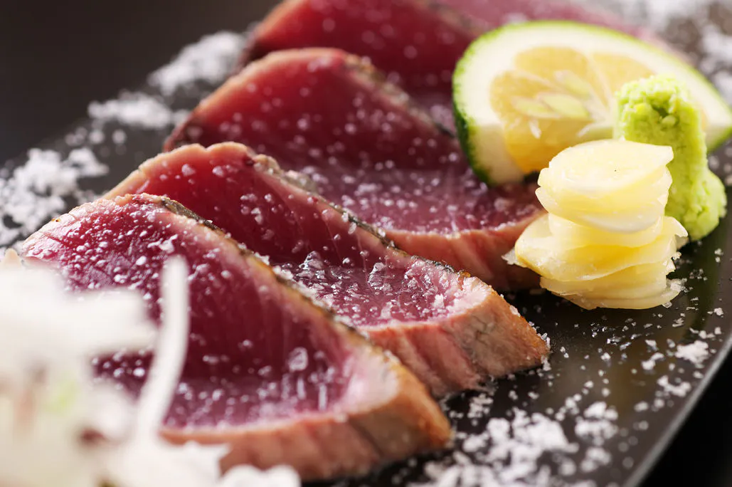 土佐御苑 コスパ重視のあなたに 土佐の逸品 特製鰹のタタキ満喫プラン タタキ専用ポン酢が人気 本館和室 宿におまかせ 宿泊予約は 一休 Com