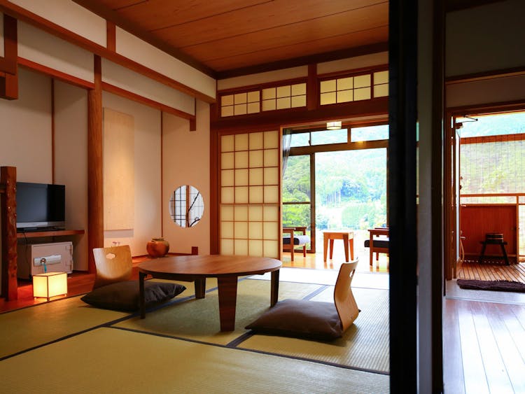 本館｜離れ露天風呂付き和室～和室7.5畳+露天風呂～鶴～のサムネイル画像