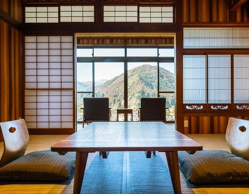 ●本館｜離れ露天風呂付10畳和室～梅・千両