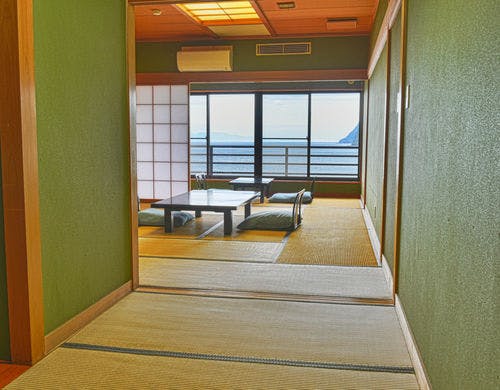 駿河湾を望む標準和室