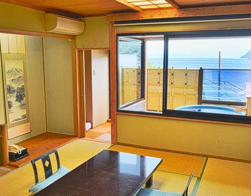 客室の露天風呂は源泉掛流し