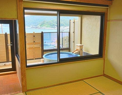 駿河湾側「半露天風呂付・10帖和室」