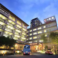 이것은 숙소 도호의 밤 풍경입니다.