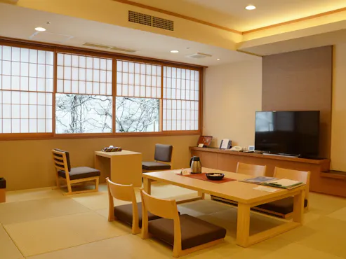 Bilik Jepun (Washitsu) menghadap gunung “Irodori”