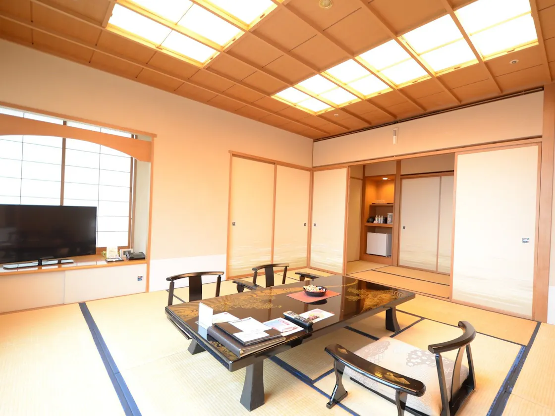 タワー館18階和室(10畳)一例