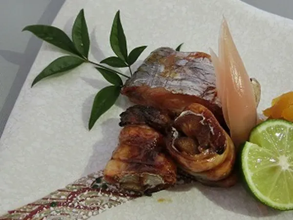季節の天然魚介類会席【部屋夕食または個室】