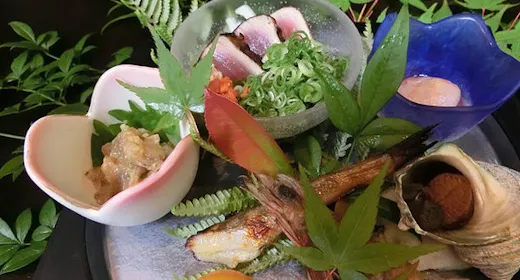 季節の天然魚介類会席【部屋夕食または個室】
