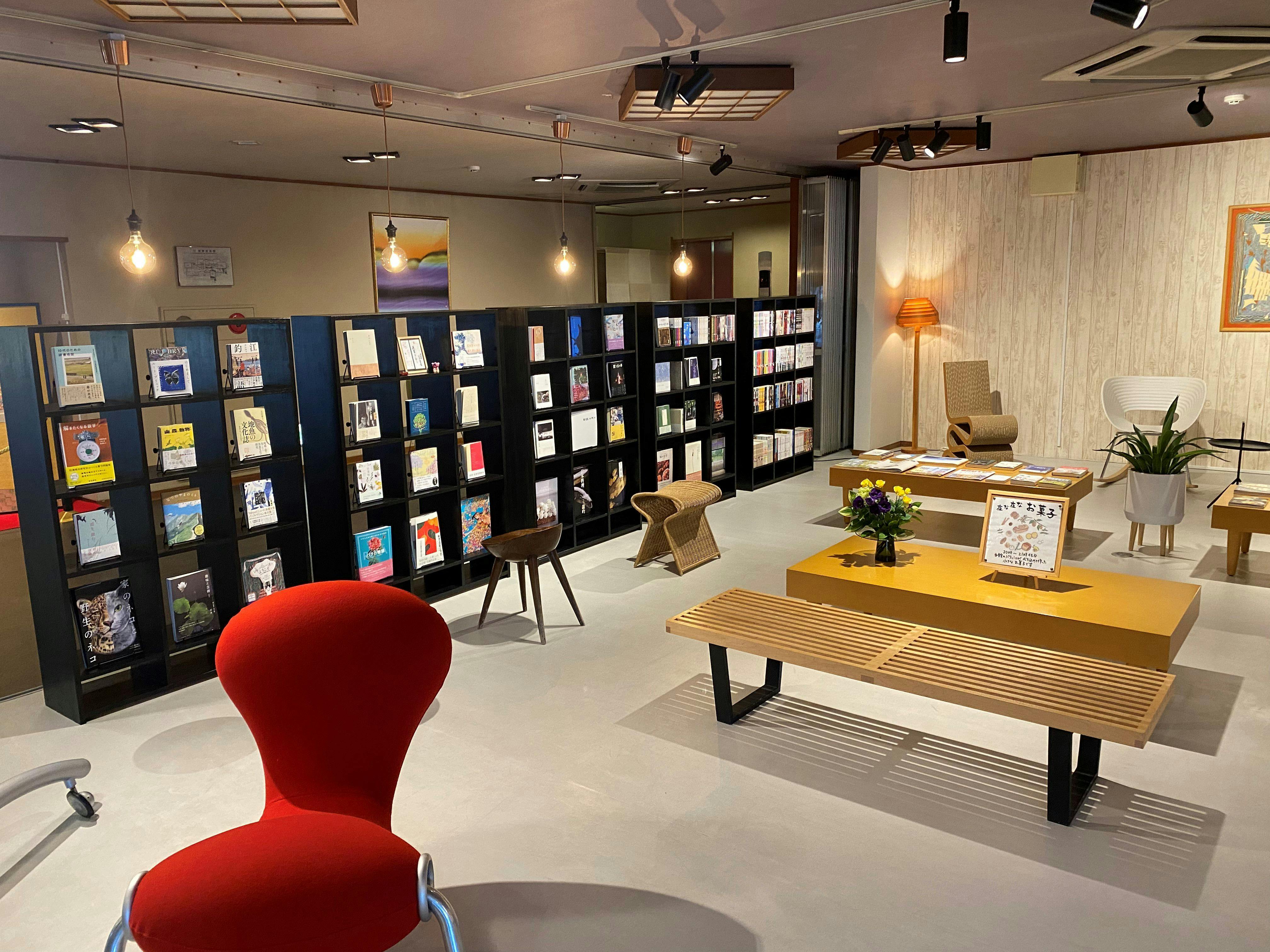 【館内施設】ライブラリー
