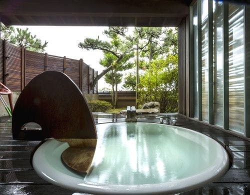 【客室】露天風呂付特別室「紅梅」