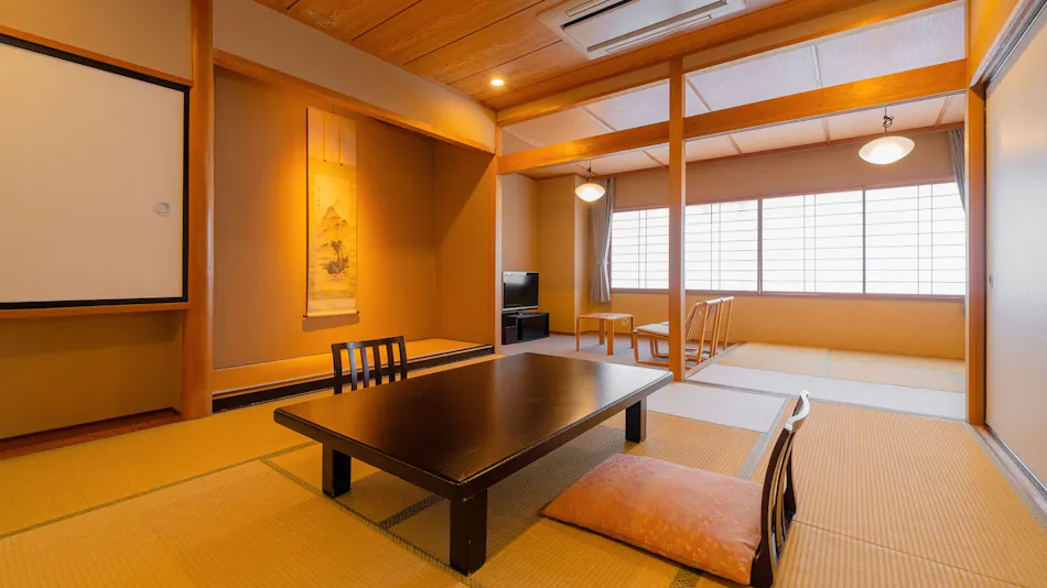 Accommodation Overlooking the Echigo Plain and Yahiko Mountain Range - Hoho -
