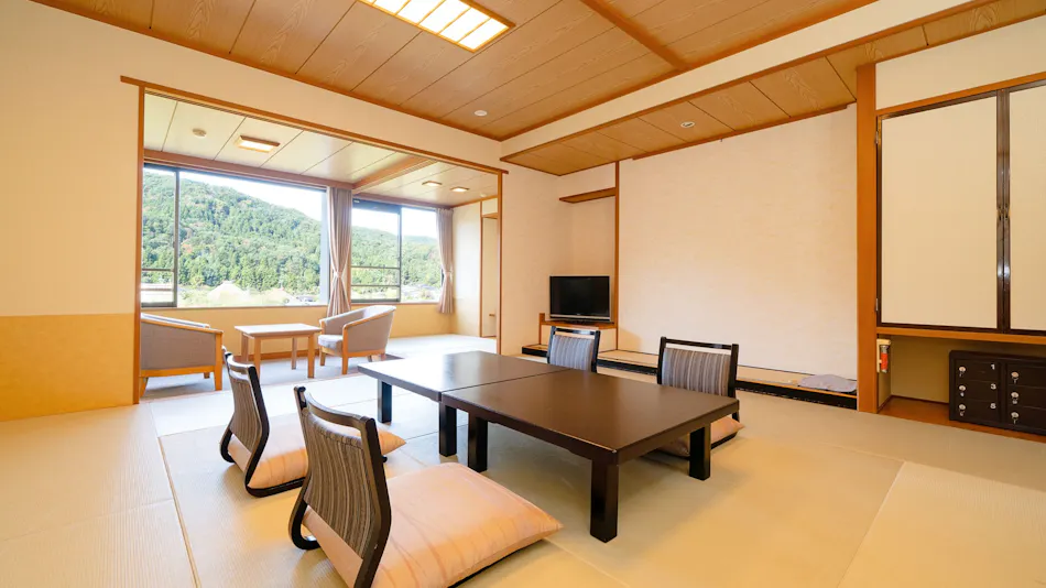 Accommodation Overlooking the Echigo Plain and Yahiko Mountain Range - Hoho -