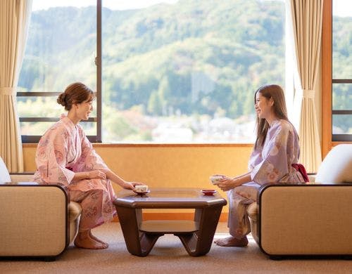 絵画特別／弥彦連山大パノラマルーム眺望例