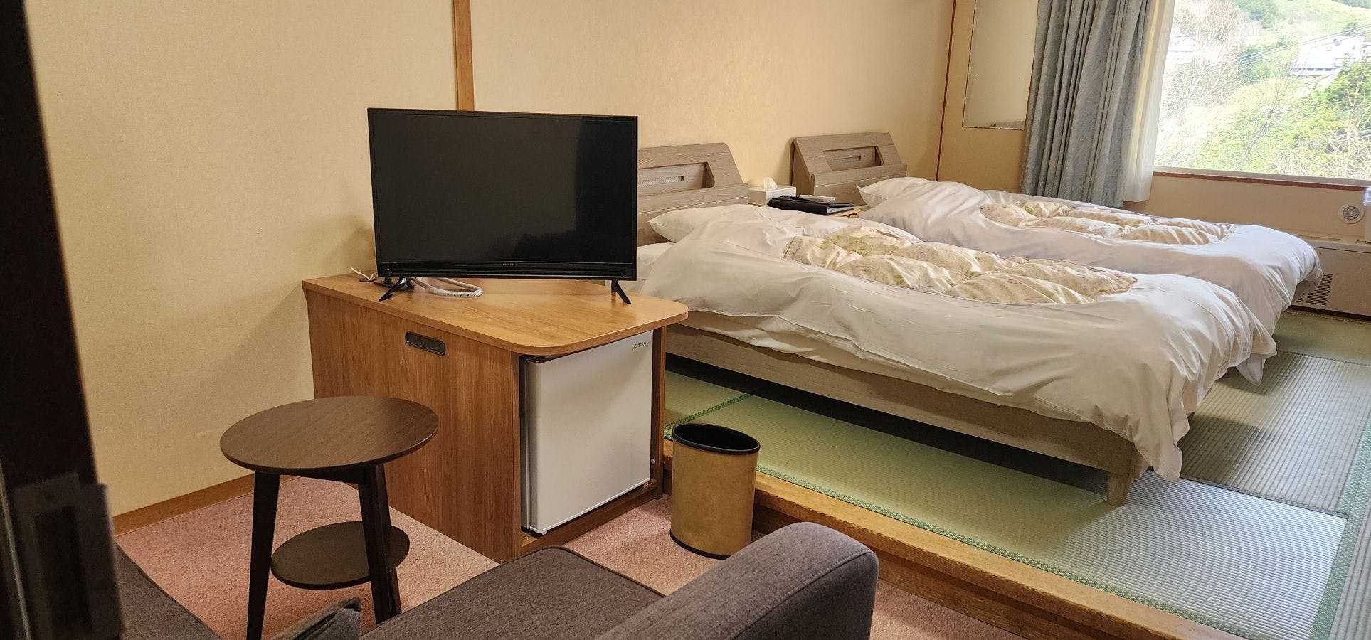 和室８畳　シングルベッド２台のお部屋