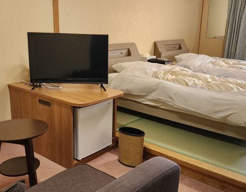 和室８畳　シングルベッド２台のお部屋