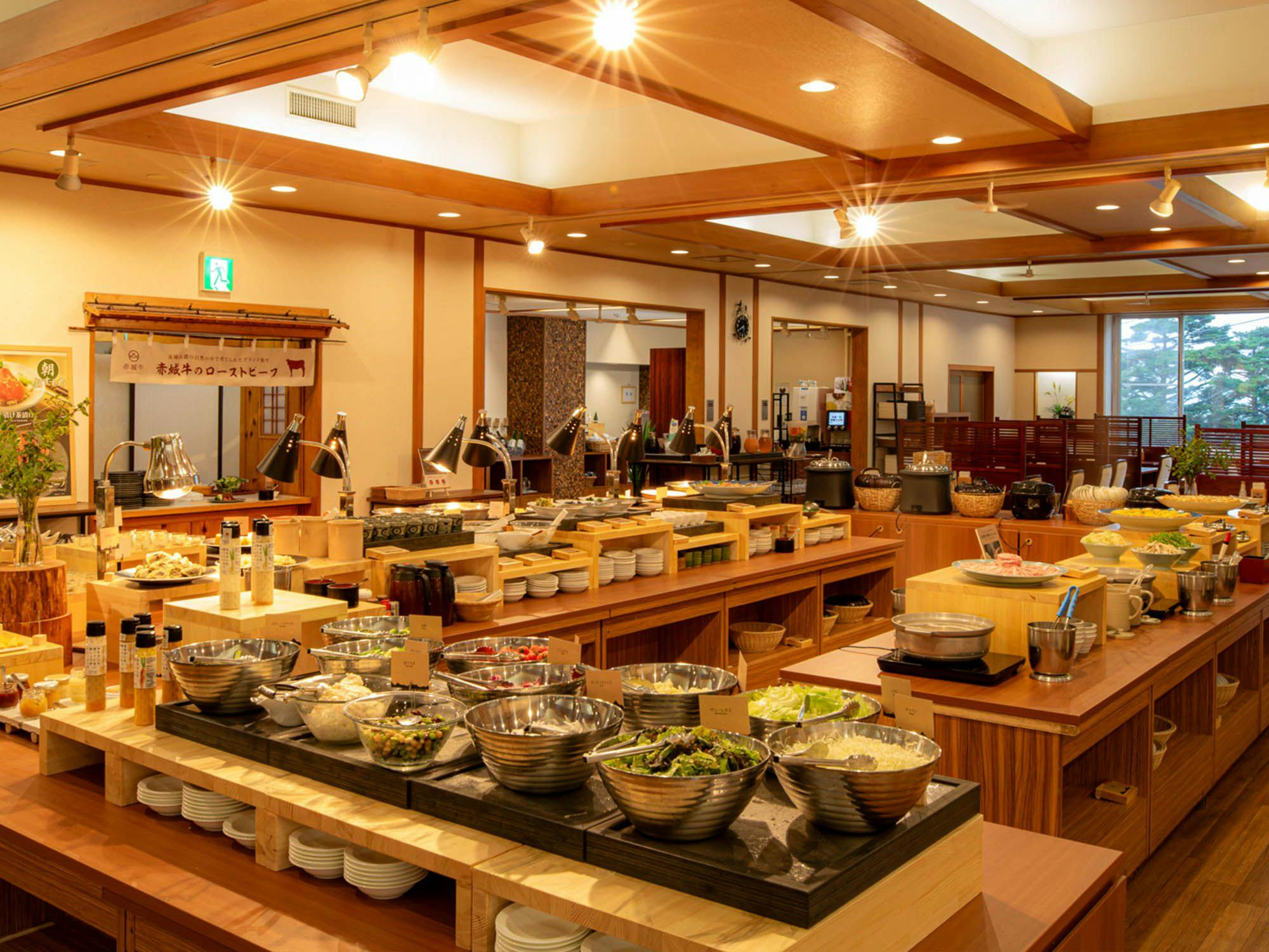 山人バイキング会場：あけびの実