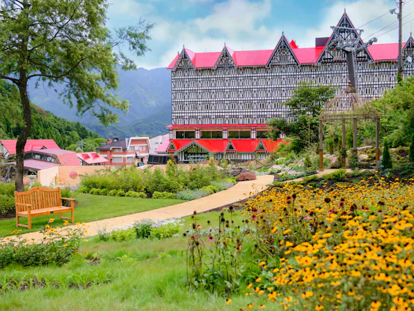 วิวสุดตระการตาและกิจกรรม! แผนวันหยุดฤดูร้อน พร้อมตั๋วกอนโดลาไป-กลับแบบเลือกได้ และคะแนนสำหรับกิจกรรมมูลค่า 2,000 เยน