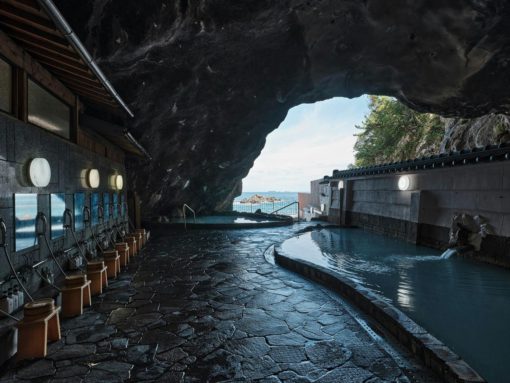 ホテル浦島