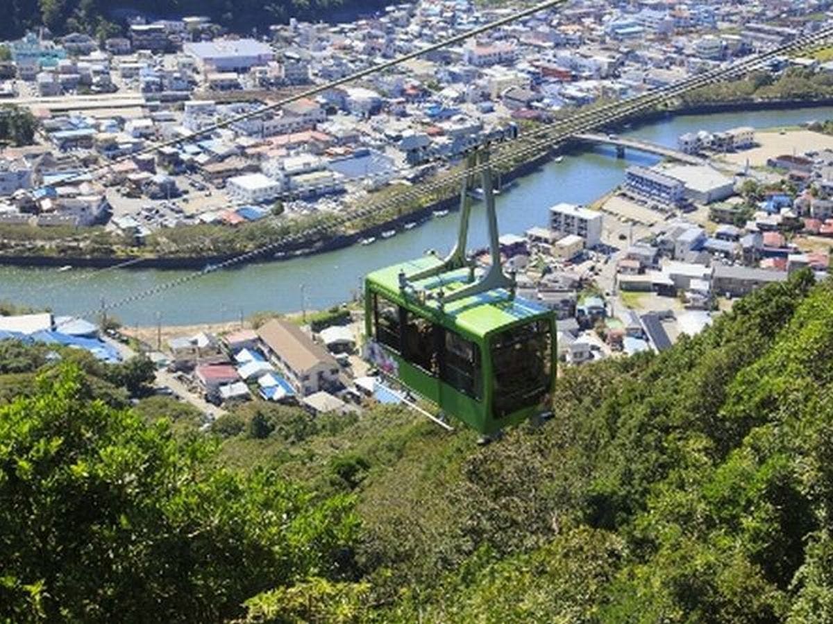 ใช้เวลาประมาณ 5 นาทีถึงยอดเขา♪