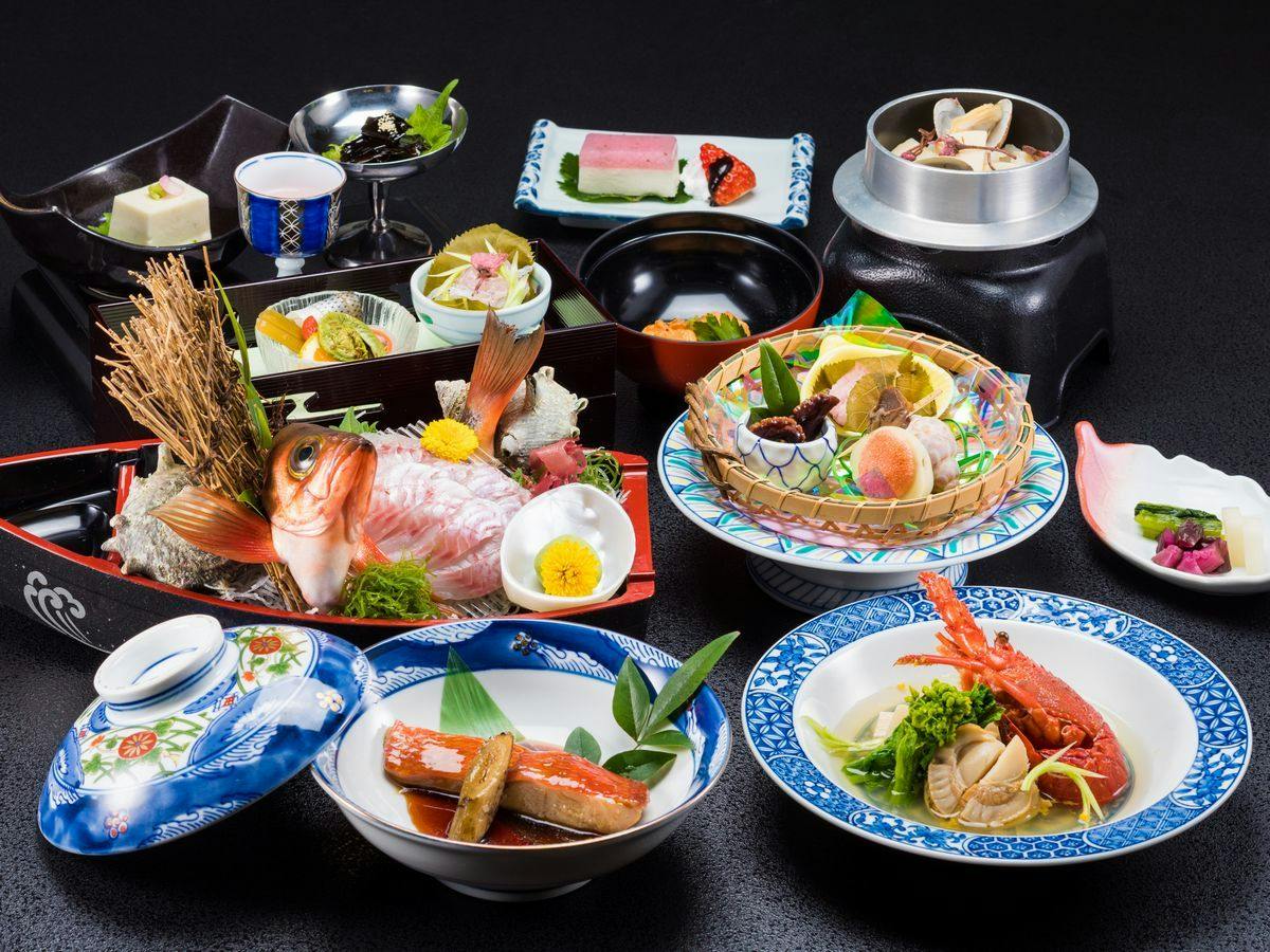 Hotel Yamadaya: A Spectacular Inn Overlooking Shimoda Port
