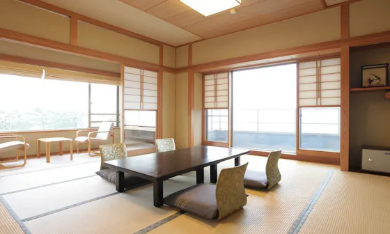 '잔쇼노마' 전용 전망 욕조가 있는 12.5 다다미 일본식 객실.