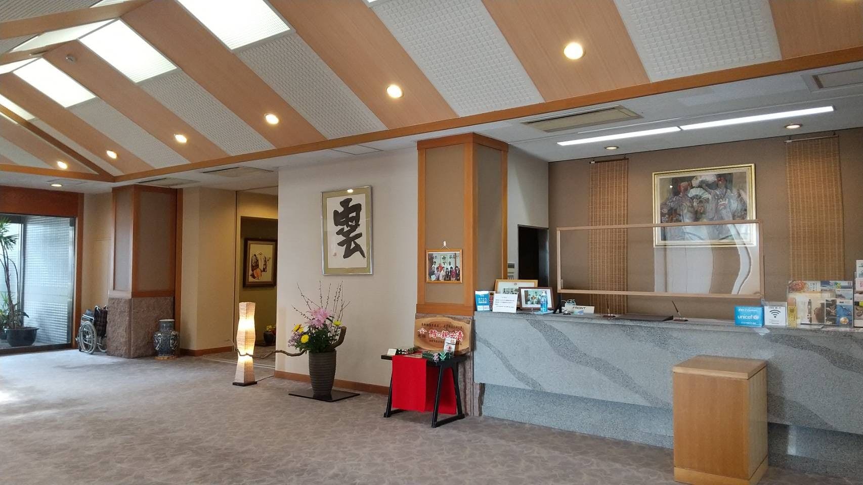 로비에서 4층까지 개조하였습니다.