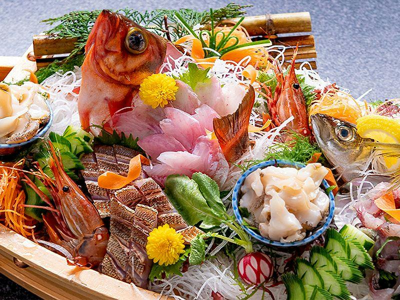 地物旬魚の豪華舟盛