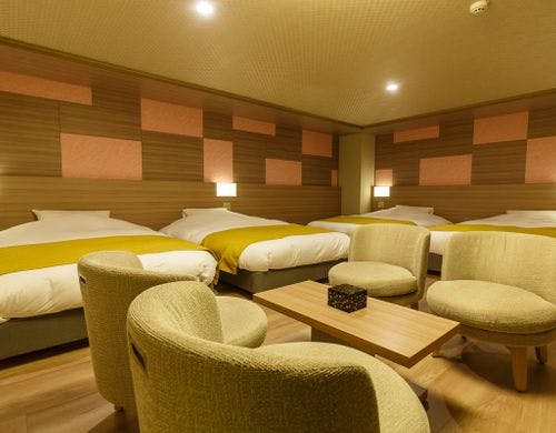 温泉(半露天)風呂付。特別室58平米