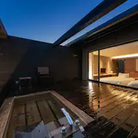 ออนเซ็นกลางแจ้งภายในห้องพัก