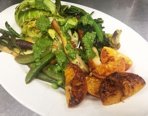 春野菜と山菜のグリル、ルコラのソース