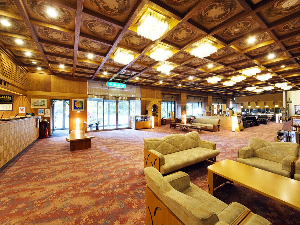 【ロビー】琴の音が静かに流れるロビー♪