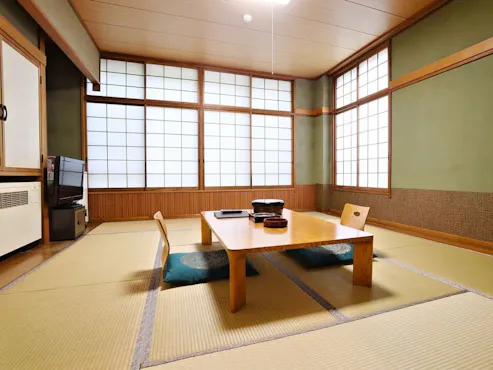 本館またはあすなろ館 ※本館の一例