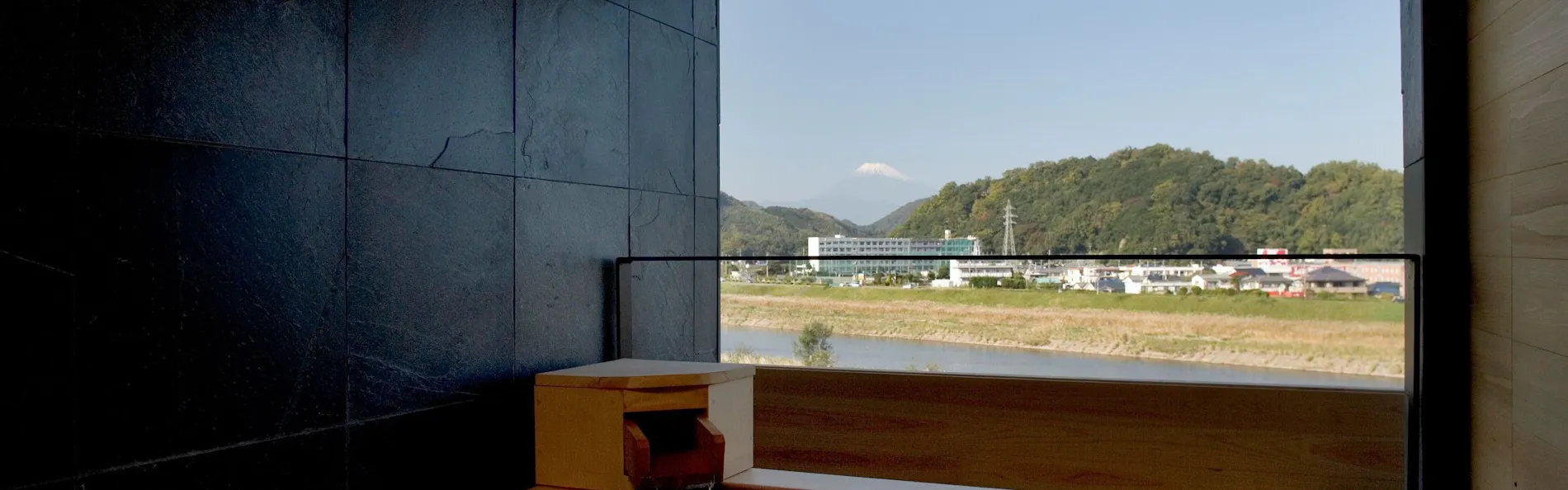 富嶽はなぶさ