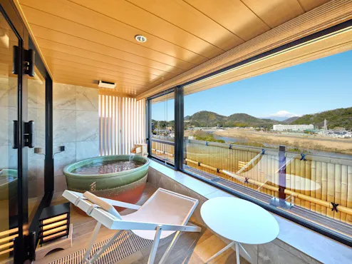 モデレート半露天風呂付き客室