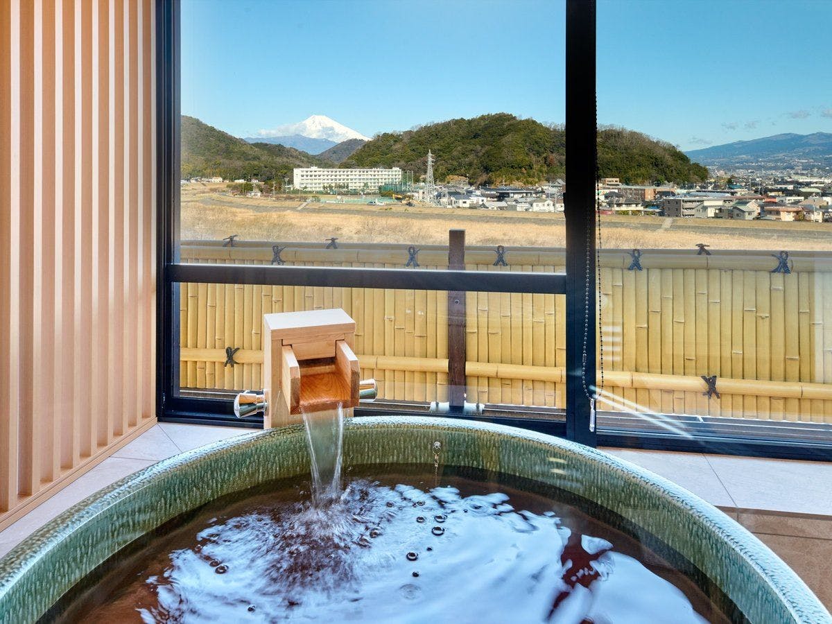 富嶽はなぶさ