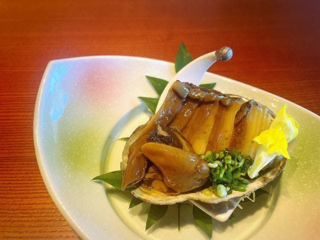 130gの鮑を柔らかく煮込んだ逸品