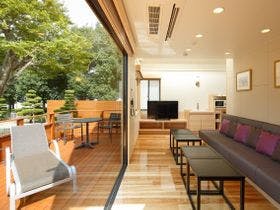 【近畿・関西／滋賀県彦根・長浜の高級貸し別荘・コテージ・ログハウス】ホテルビワドッグ