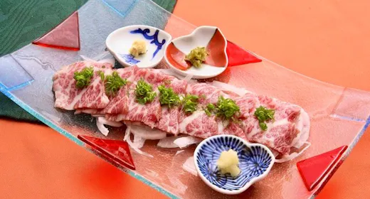 그레이드 업! 히고 아카규와 말고기 회 포함/비탕 온천과 미식을 만끽하는 여행 플랜(1박 2식 포함)