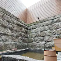 อ่างอาบน้ำส่วนตัว 'ยามาเซมิ': อ่างอาบน้ำกลางแจ้ง