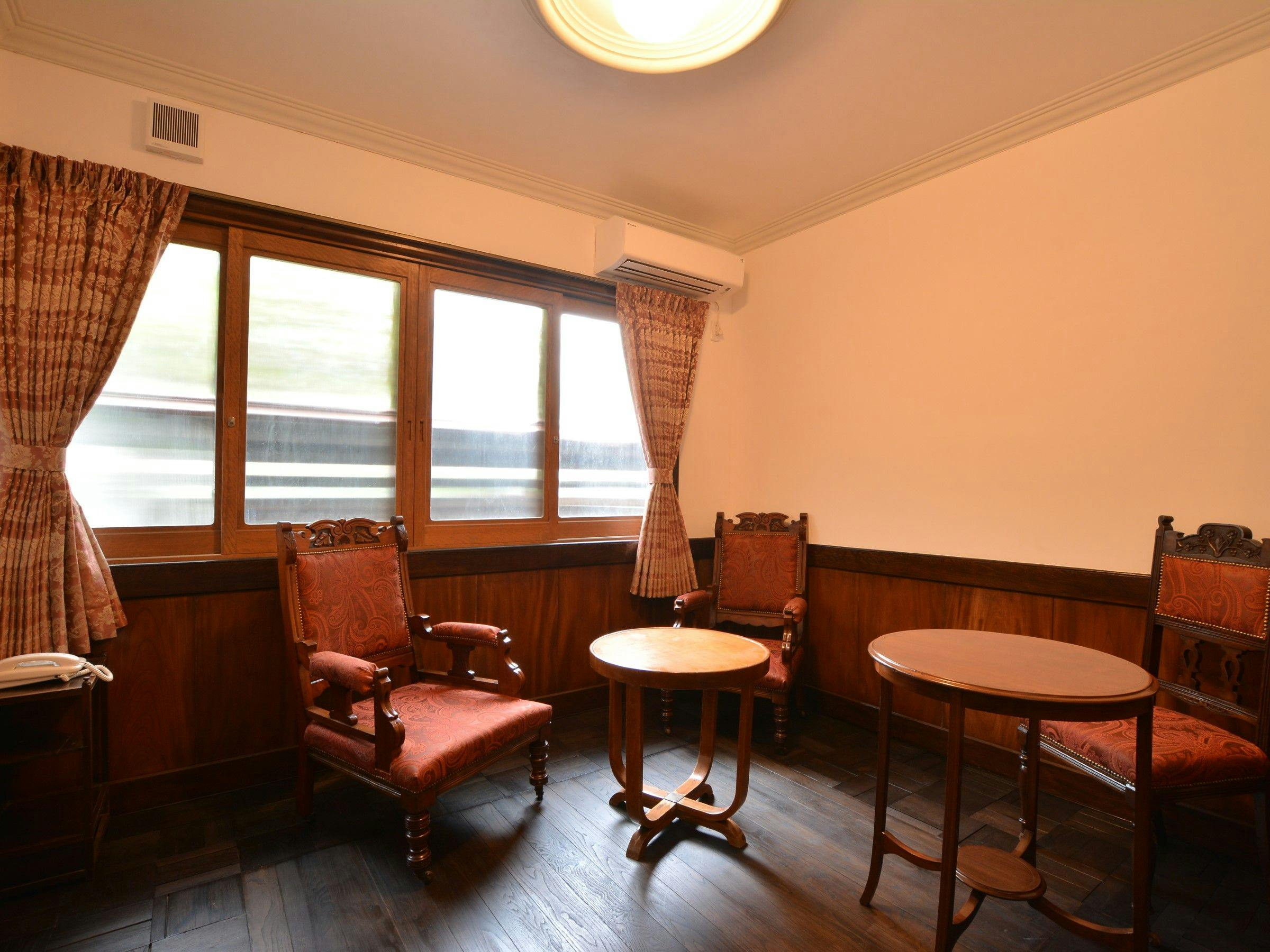 เลานจ์ในอาคารหลักฝั่งเหนือ