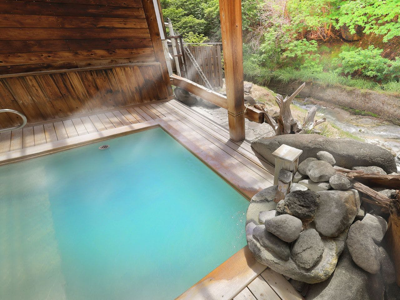高湯温泉 旅館ひげの家